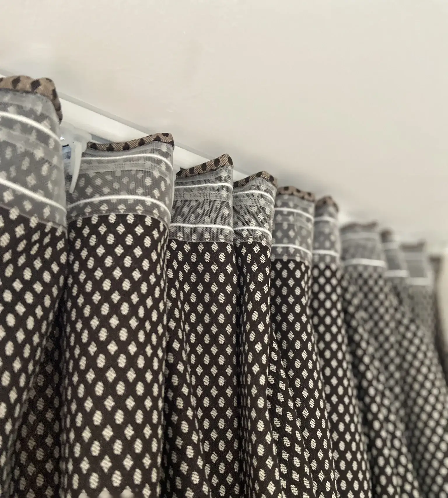 Elegantiška beige dušo užuolaida - Image 9