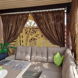 Ruda terasos uzuolaida